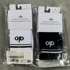 NWT ALO Yoga Black and White Half-Crew Socks, Unisex size Medium